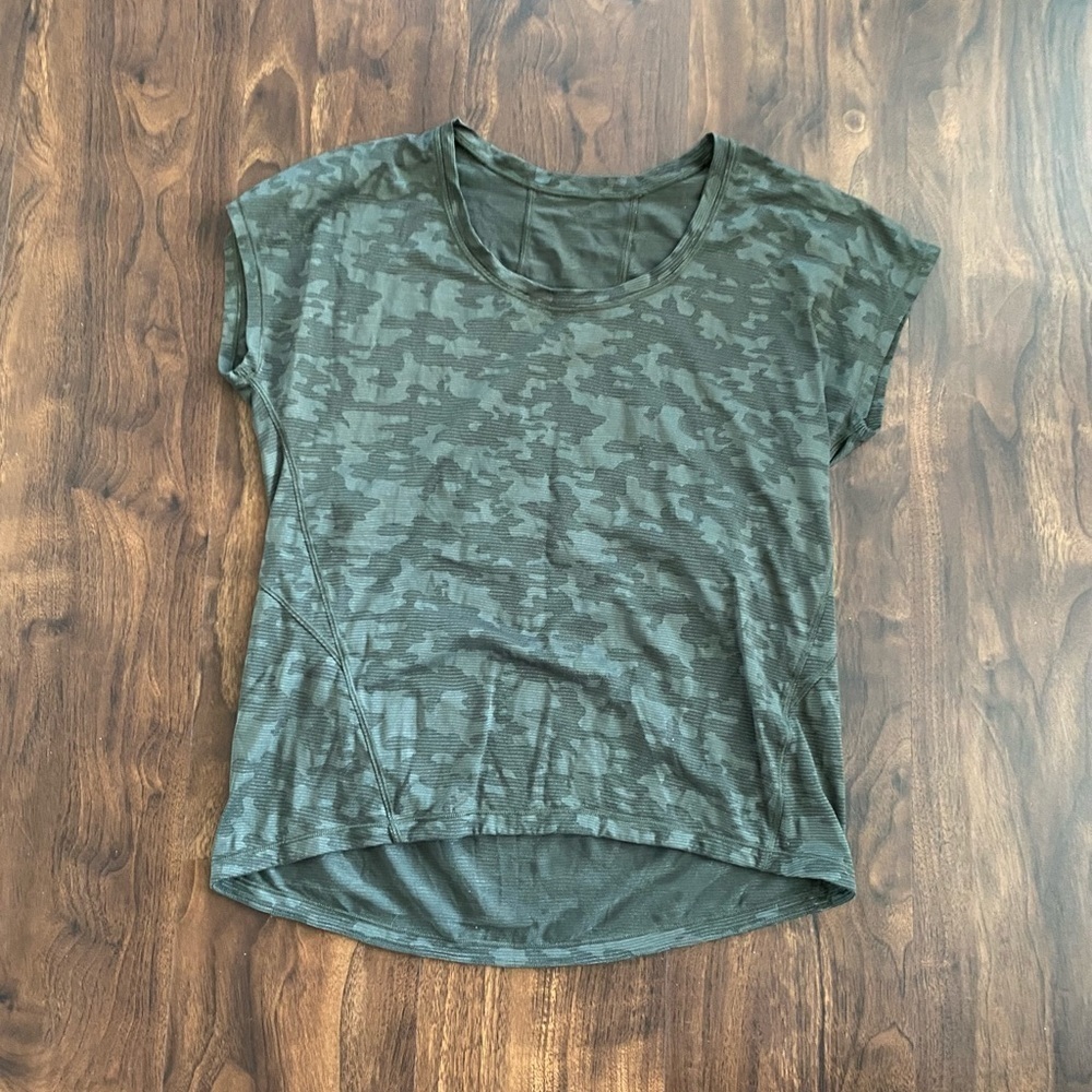 Lululemon Miles Ahead Short Sleeve (Camo) Deep Camo Green Size 6/8